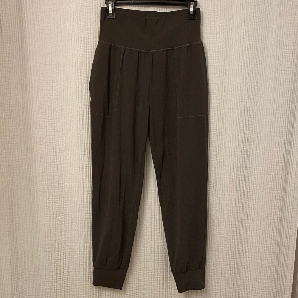 Athleta Salutation Joggers Dark green small
